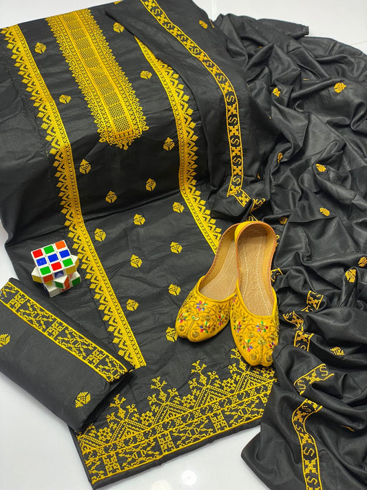 4pc Winter Embroidered Dress (Khussa Gift)